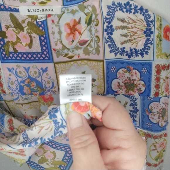 Womens Rose & Olive Blue/White Tile Pattern Print Blouse Size L Boho Cottagecore - Picture 4 of 5